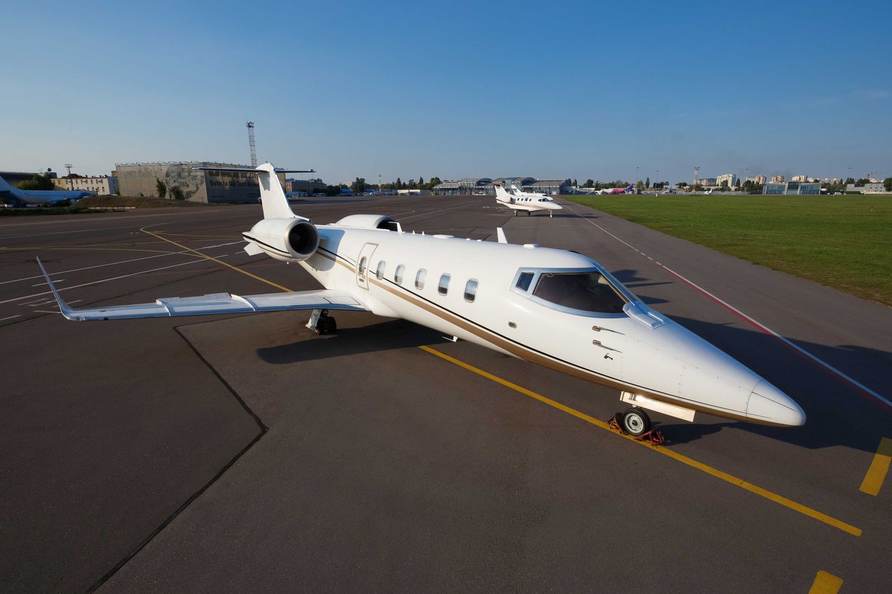Bombardier Learjet 60/60XR cabin interior