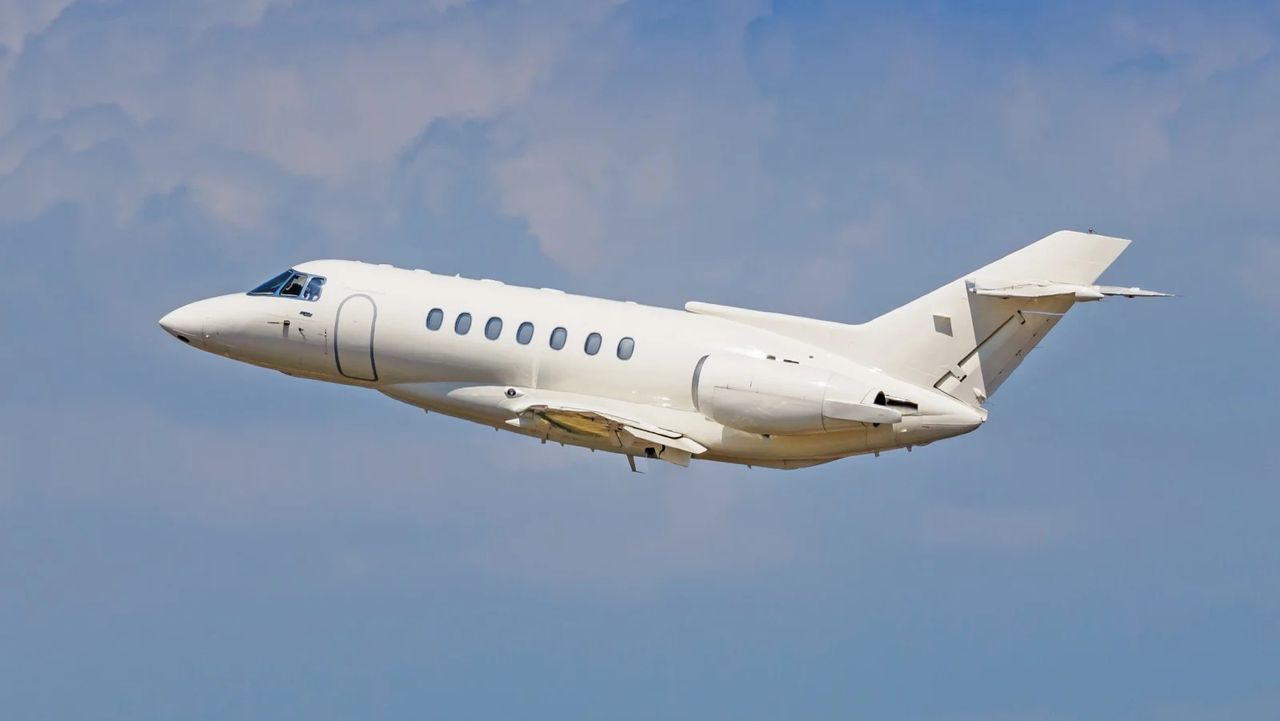 Hawker 1000