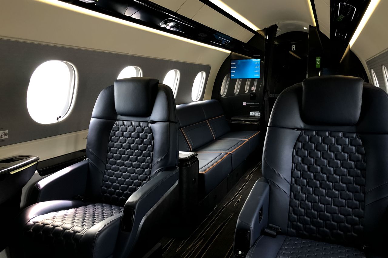 Interni della cabina Embraer Legacy 500